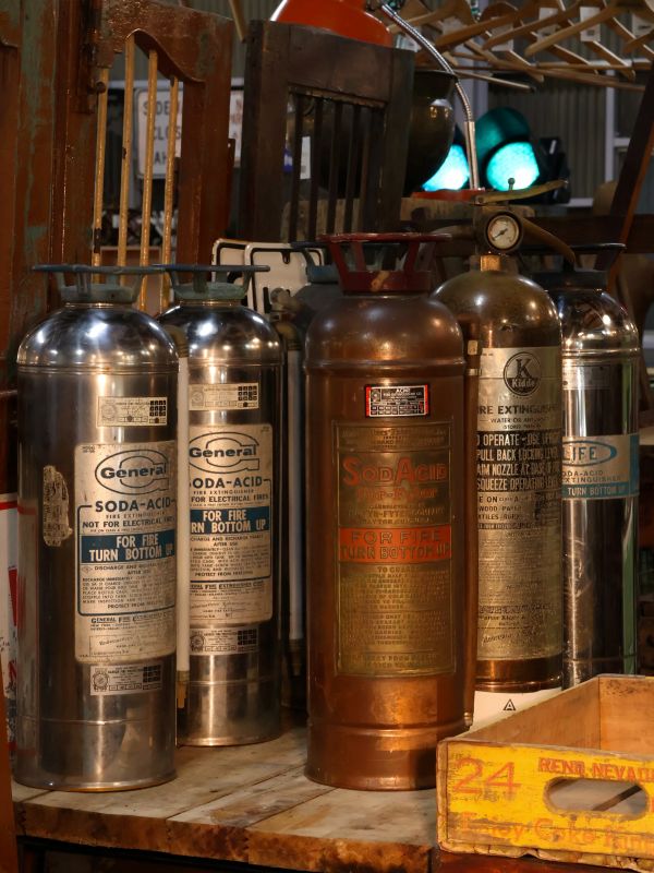 Vintage fire extinguisher – COLLECT ANTIQUE&VINTAGE