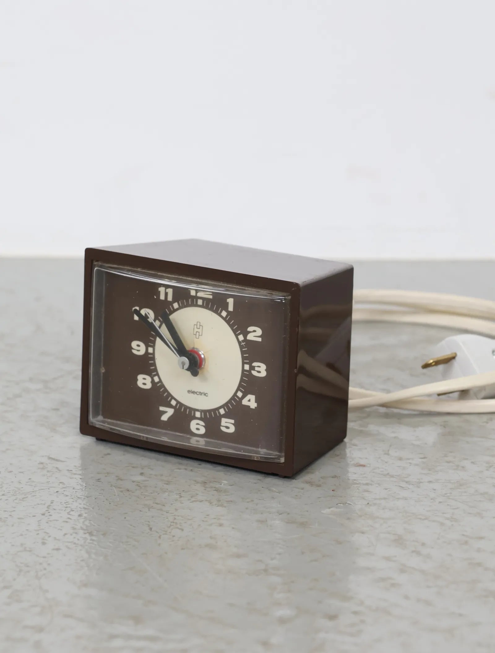 メンテ品 イギリス ヴィンテージ mec テーブルクロック 置き時計 UK メンテ品 イギリス ヴィンテージ mec テーブルクロック 置き時計 UK