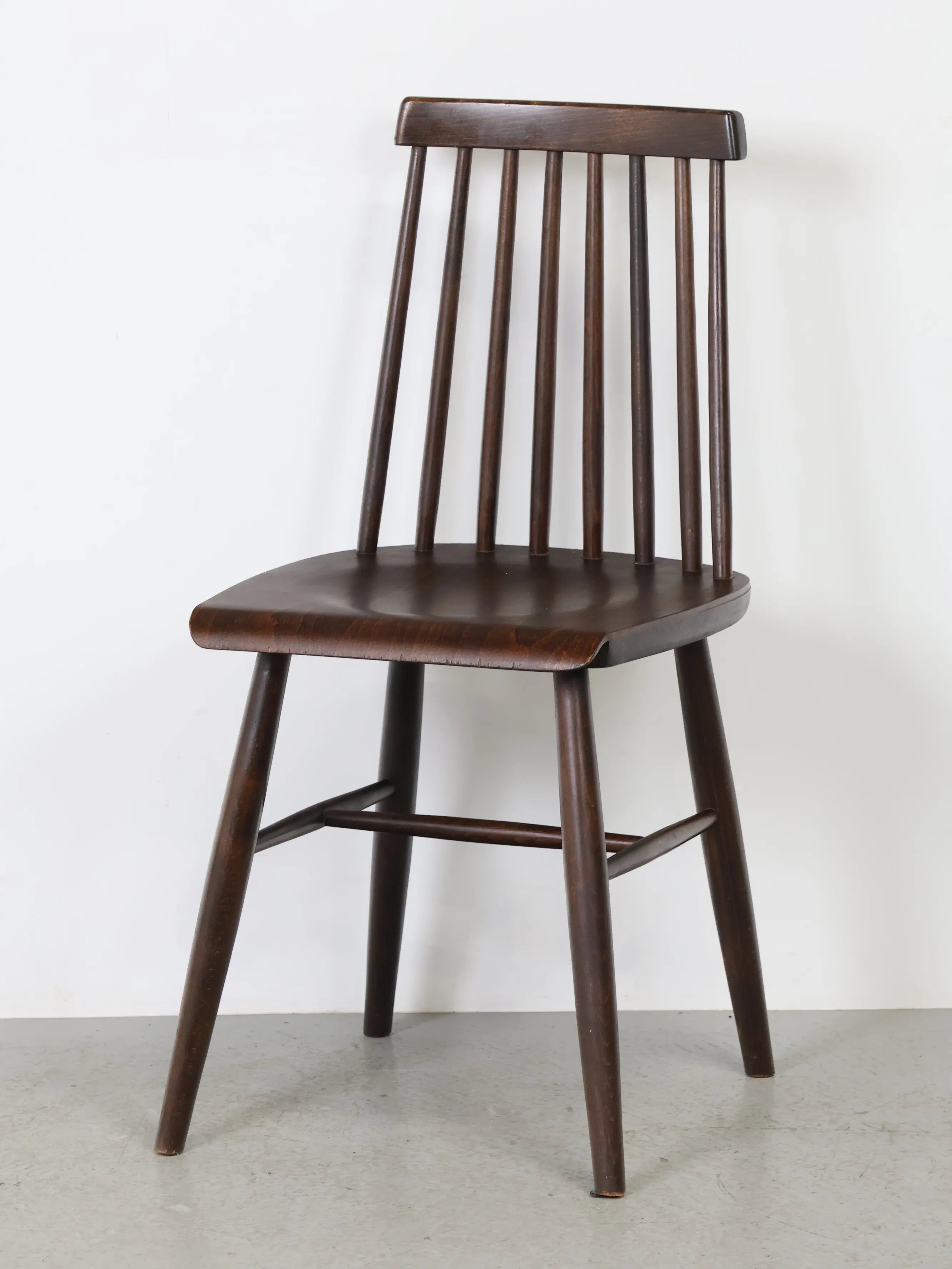 1960 - 70年代 ヴィンテージ スピンドルバック ダイニングチェア 北欧 1960 - 70年代 ヴィンテージ スピンドルバック ダイニングチェア 北欧