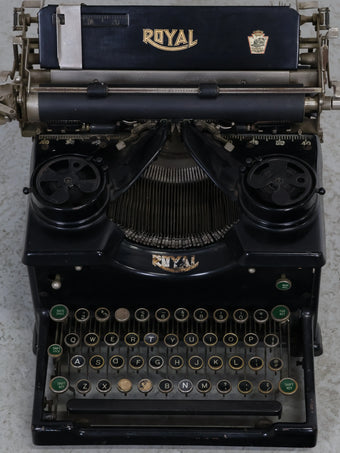 ヴィンテージ Royal タイプライター | Collect Antique & Vintage