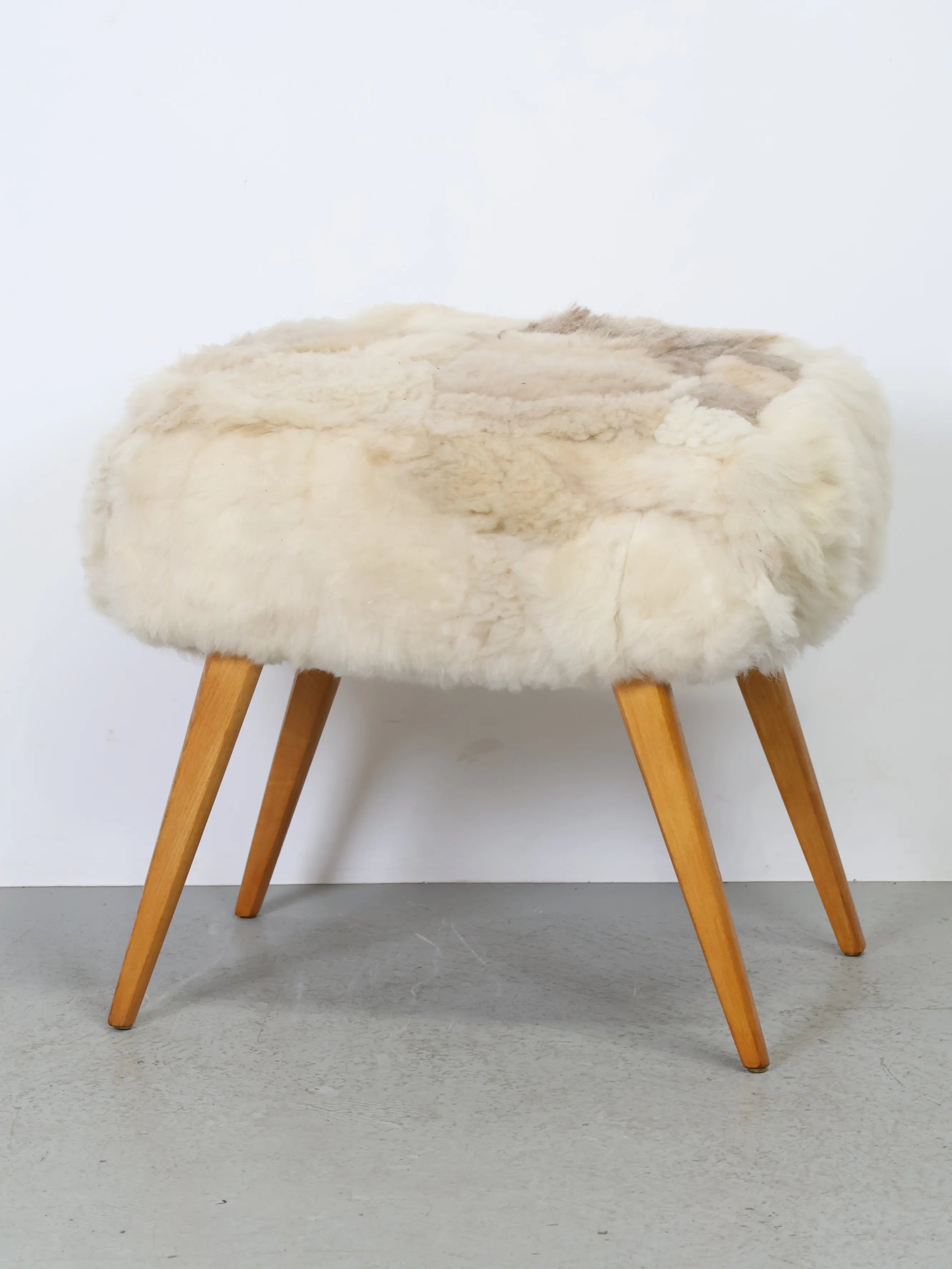 1970年代 ヴィンテージ シープレザー オットマン スツール | Collect