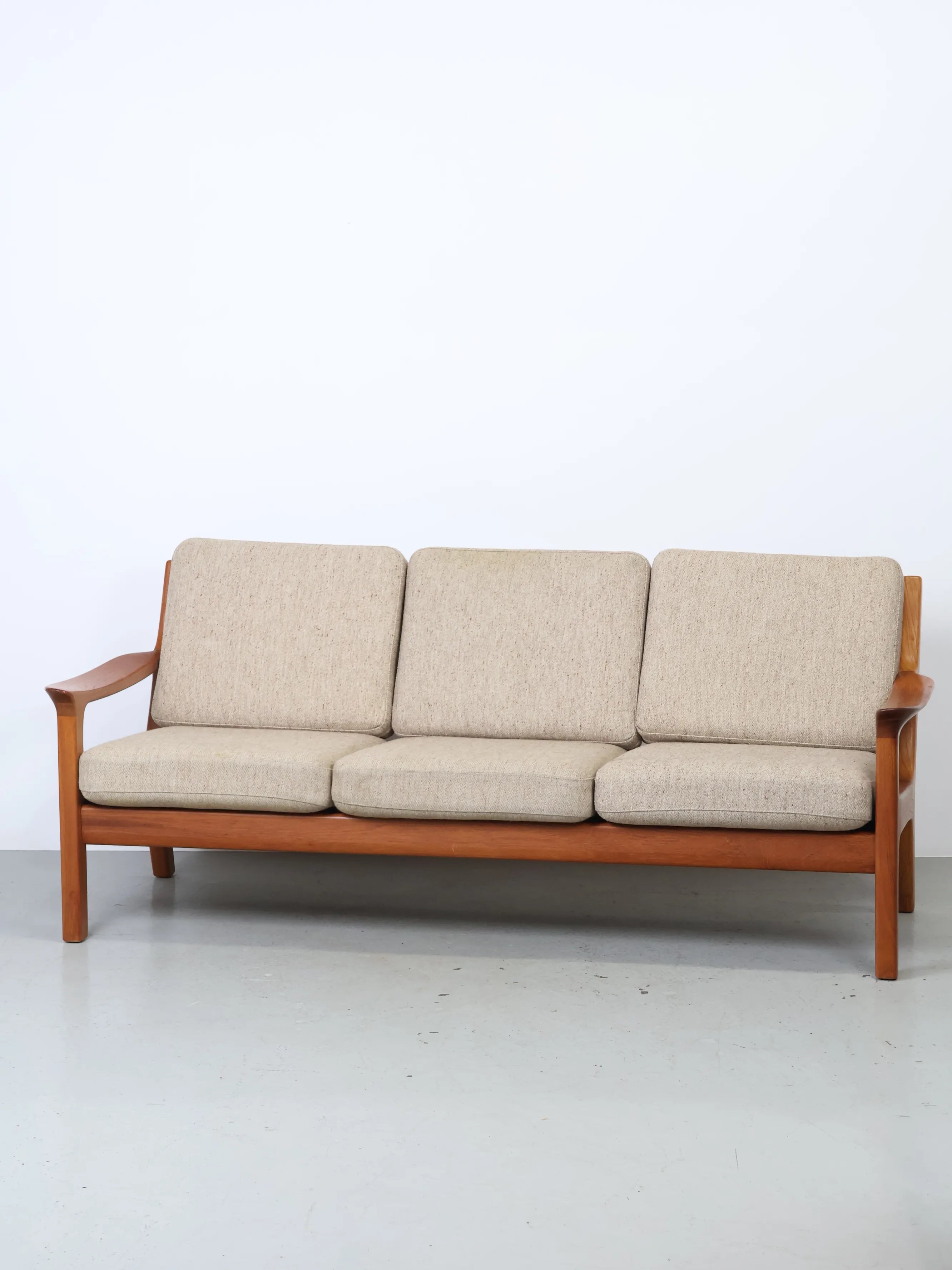 旧IKEA スウェーデン製 3人掛けソファ 北欧 ヴィンテージ⭐︎引取可 旧 旧IKEA スウェーデン製 3人掛けソファ 北欧 ヴィンテージ⭐︎引取可 旧